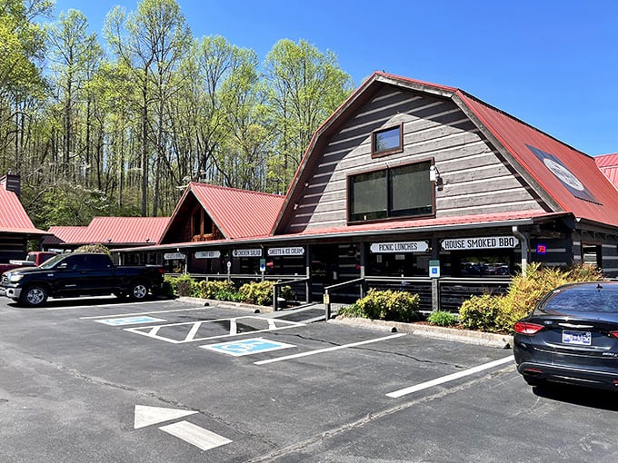 The $7 Breakfast At This Down-Home Cafe In Tennessee Is Better Than Any Chain Restaurant